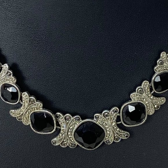 Authentic Vintage Women's Trafari Necklace.  Necklace is Marked - Picture 6 of 11